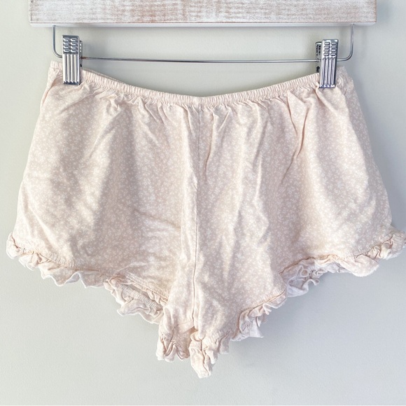 Brandy Melville Floral Ruffle Micro Shorts S White Cream Dainty Coquette Cottage - Picture 5 of 9